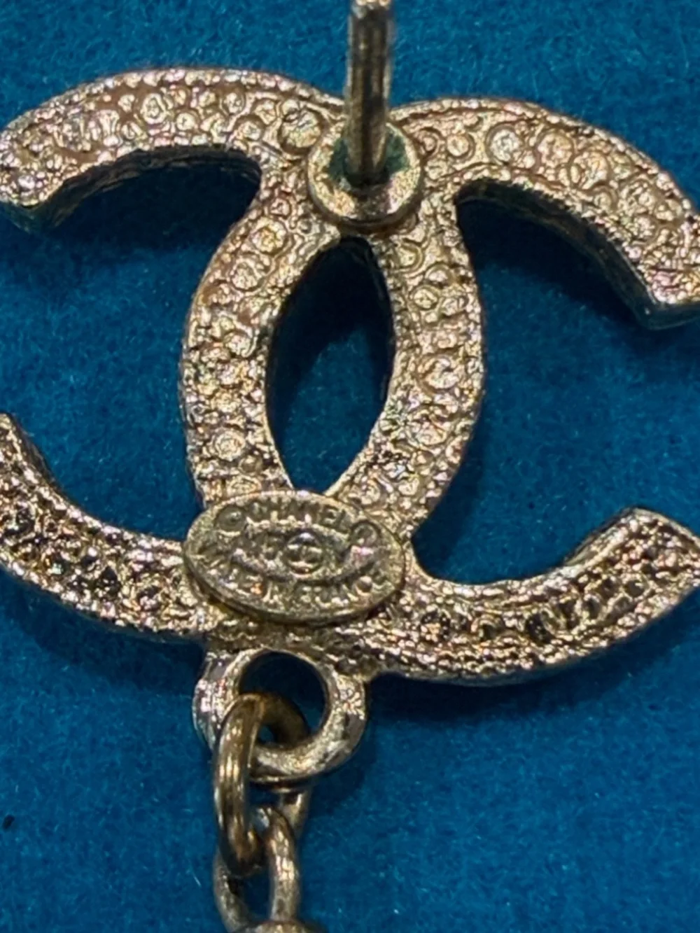 CHANEL Gold Crystal CC Drop Earrings with Pearl single side
